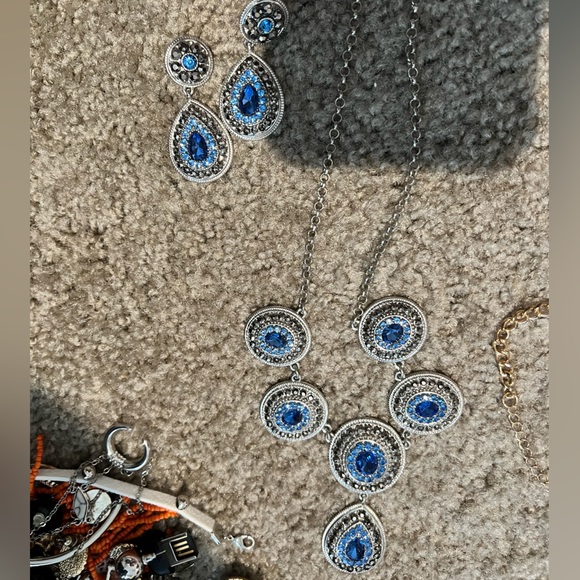 Necklace - Picture 1 of 1